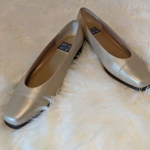 Mootsies Tootsies Golden Slipper Pumps (Zen)
